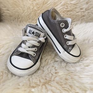 EUC Converse All-Star grey low top. SZ 3.